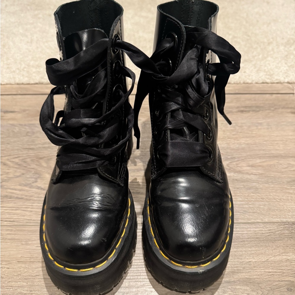 Doc Martens Black Leather Lace-Up platform Boots size 7